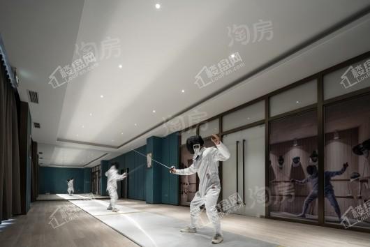 俊峰山万里实景图