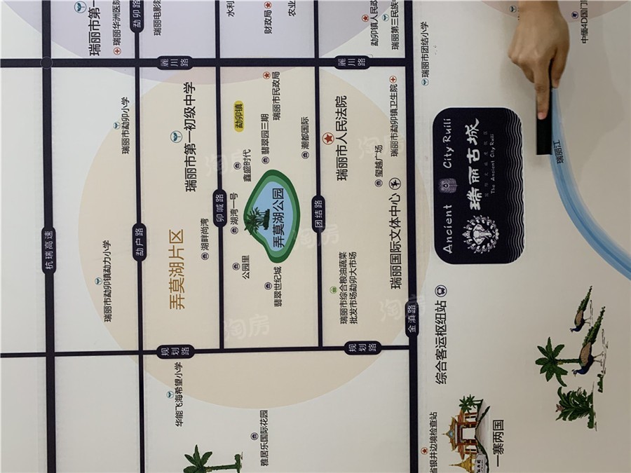 瑞丽古城实景图