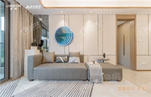 龙湖融信天琅府样板间