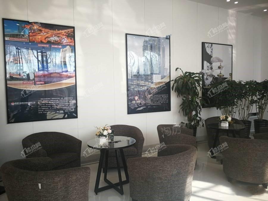 龙创·新世纪实景图