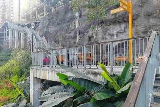 和泓渝中界实景图