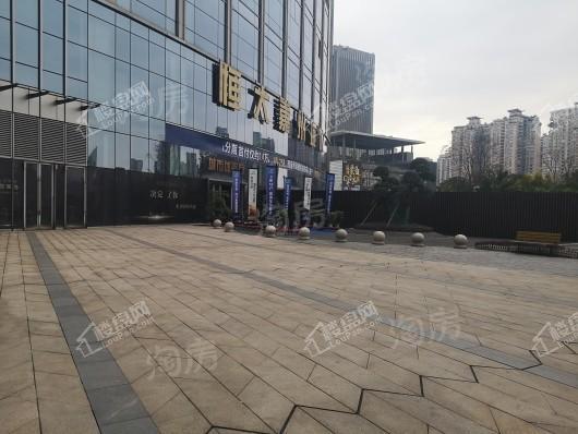 恒大中渝广场实景图
