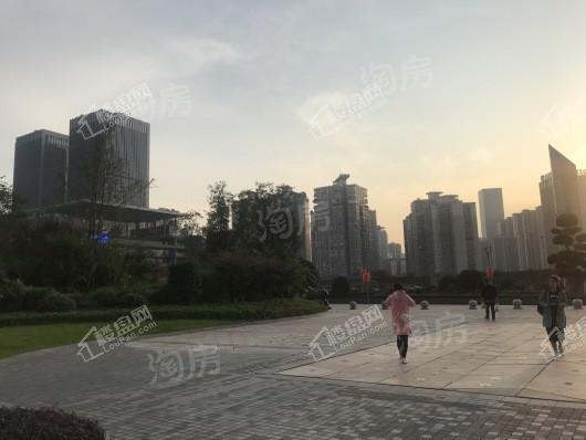 恒大中渝广场实景图