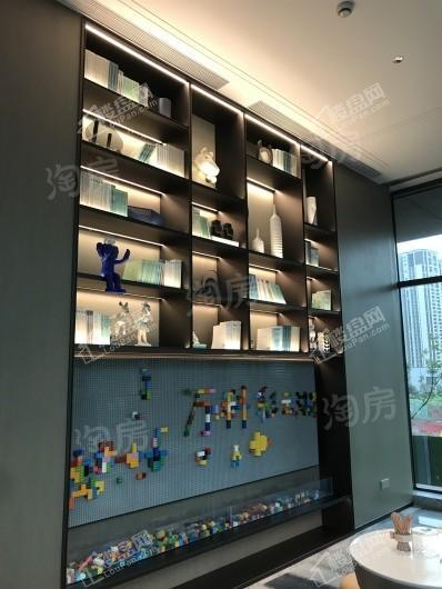 万科彩云湖实景图