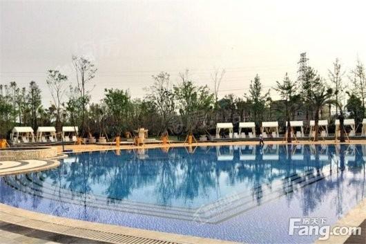 融创春晖十里商铺实景图