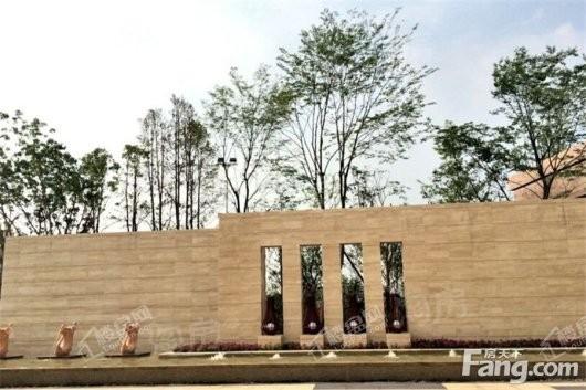 融创春晖十里商铺实景图