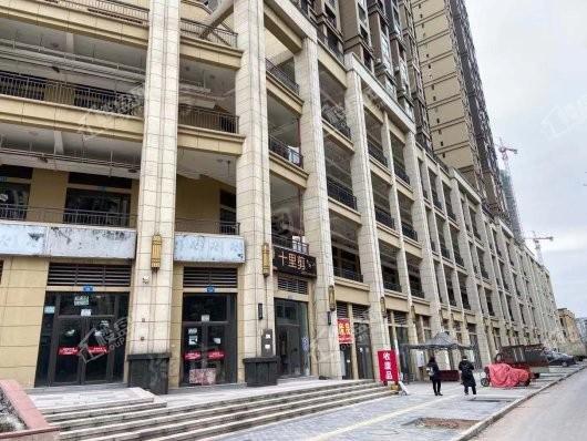 融创春晖十里商铺实景图