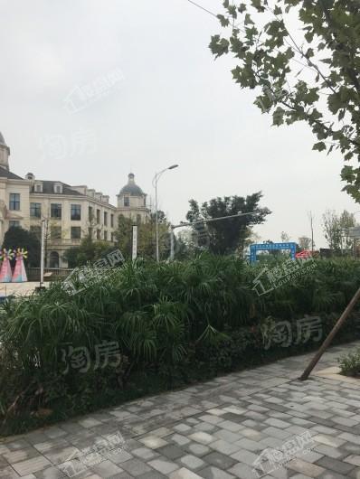融创国博城商铺实景图