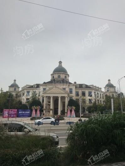 融创国博城商铺实景图
