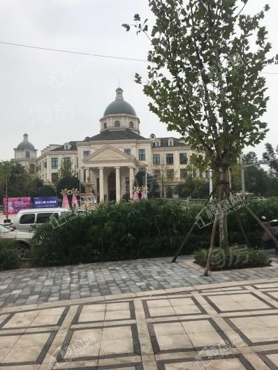 融创国博城商铺实景图