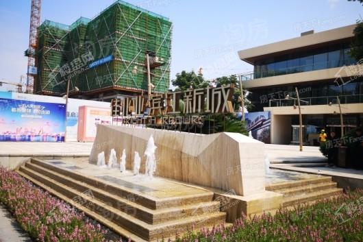 佳兆业滨江新城商业实景图