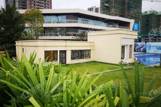 佳兆业滨江新城商业实景图