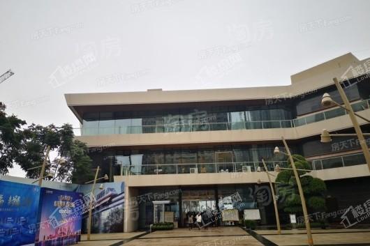 佳兆业滨江新城商业实景图