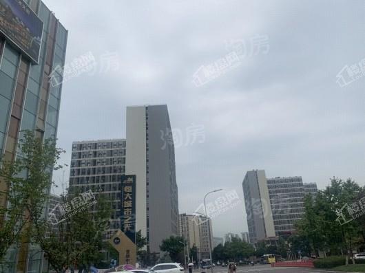 恒大城市之光实景图