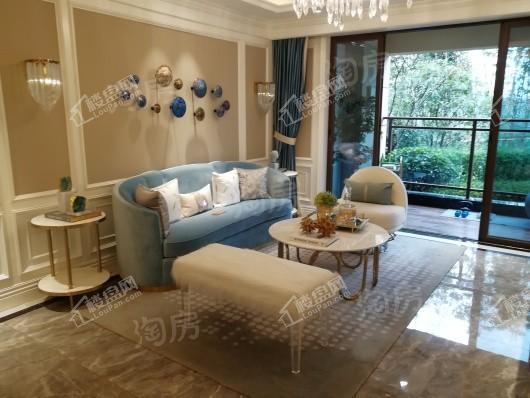 中建滨江星城样板间