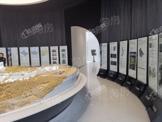 江山雲出实景图