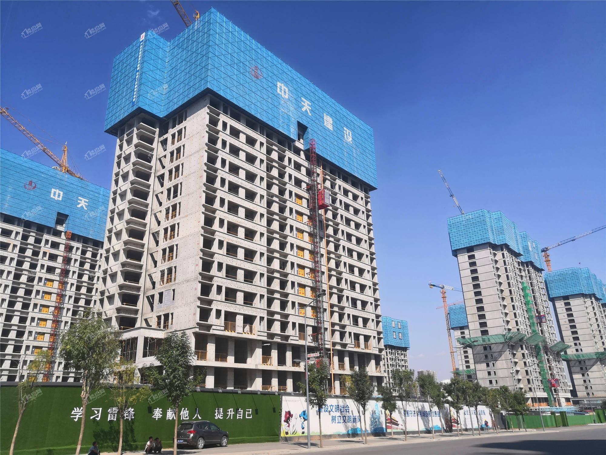 龙湖天鉅实景图