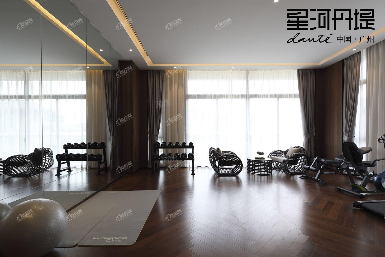 星河丹堤样板间