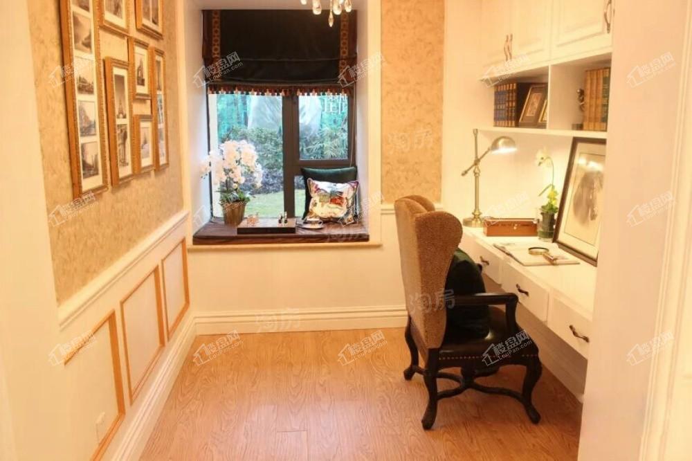 华美翡丽山样板间