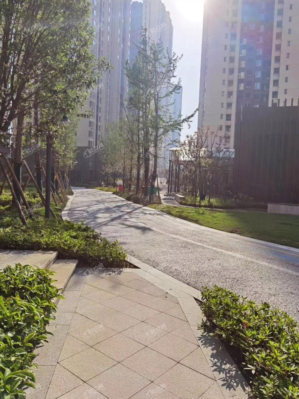 华融现代城实景图