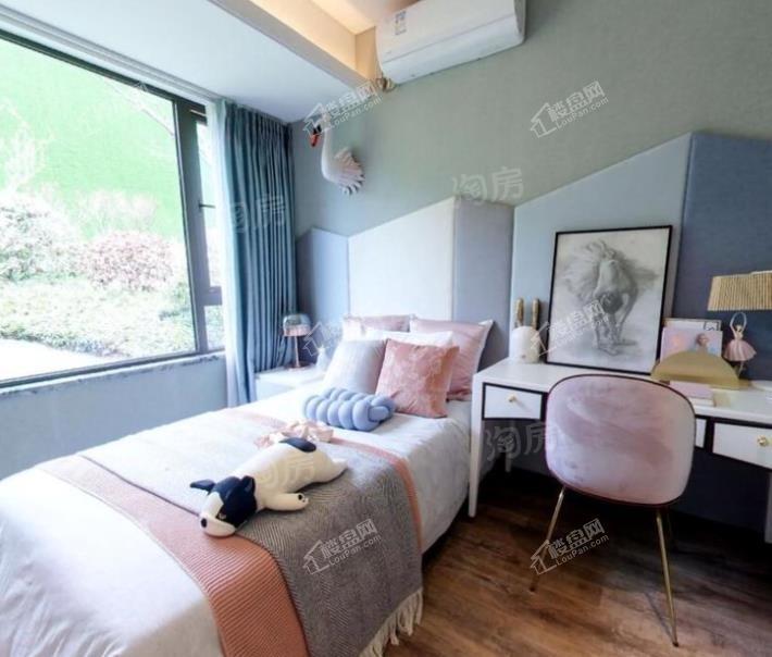 华远海蓝城样板间