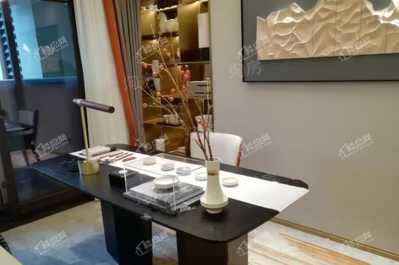 中粮金科浣溪锦云样板间