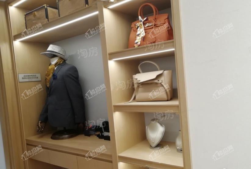 中粮金科浣溪锦云样板间