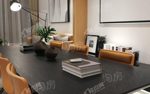 融堃彩云里样板间