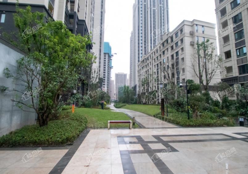 荣盛锦绣南山实景图