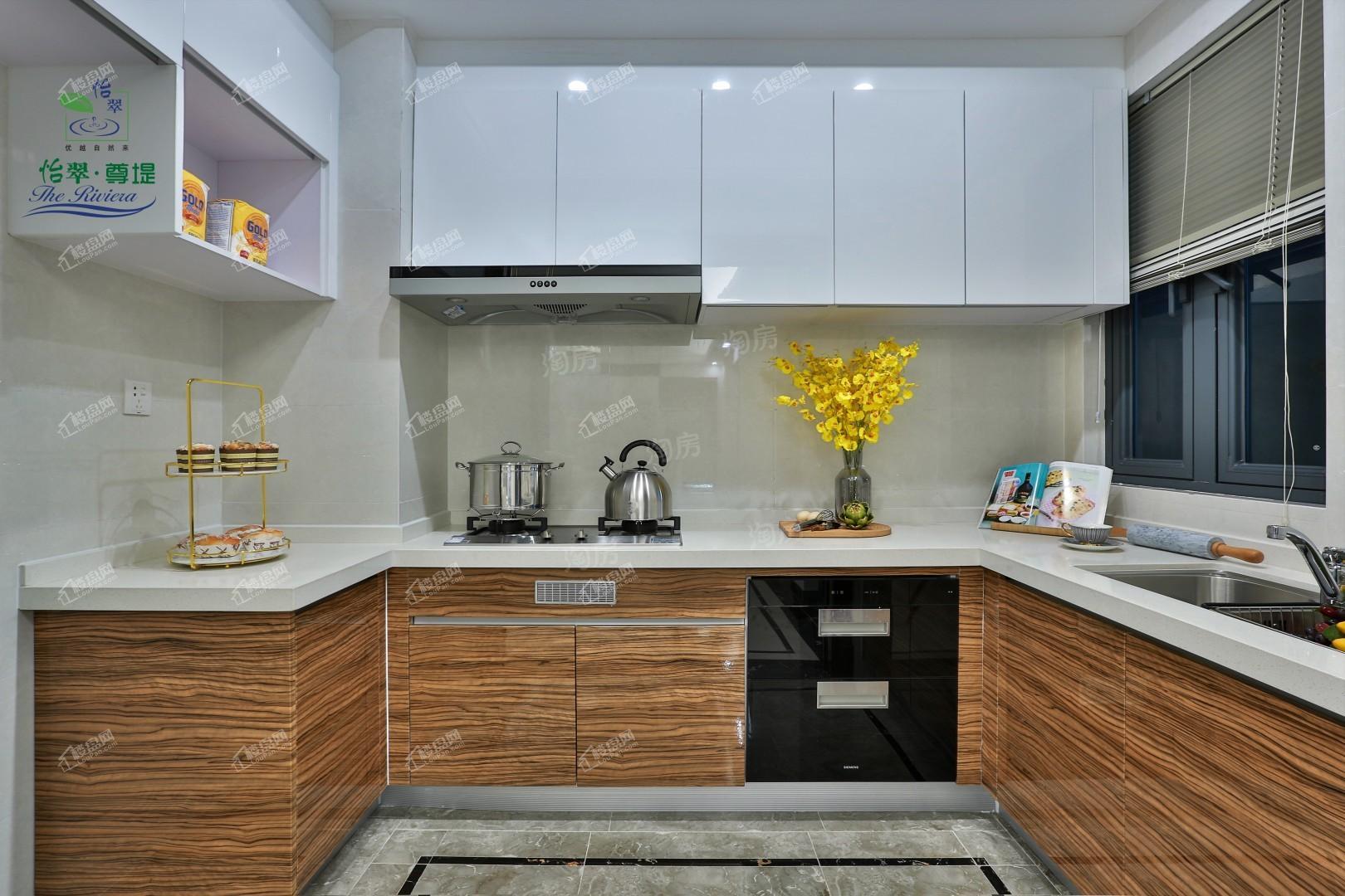 怡翠尊堤样板间