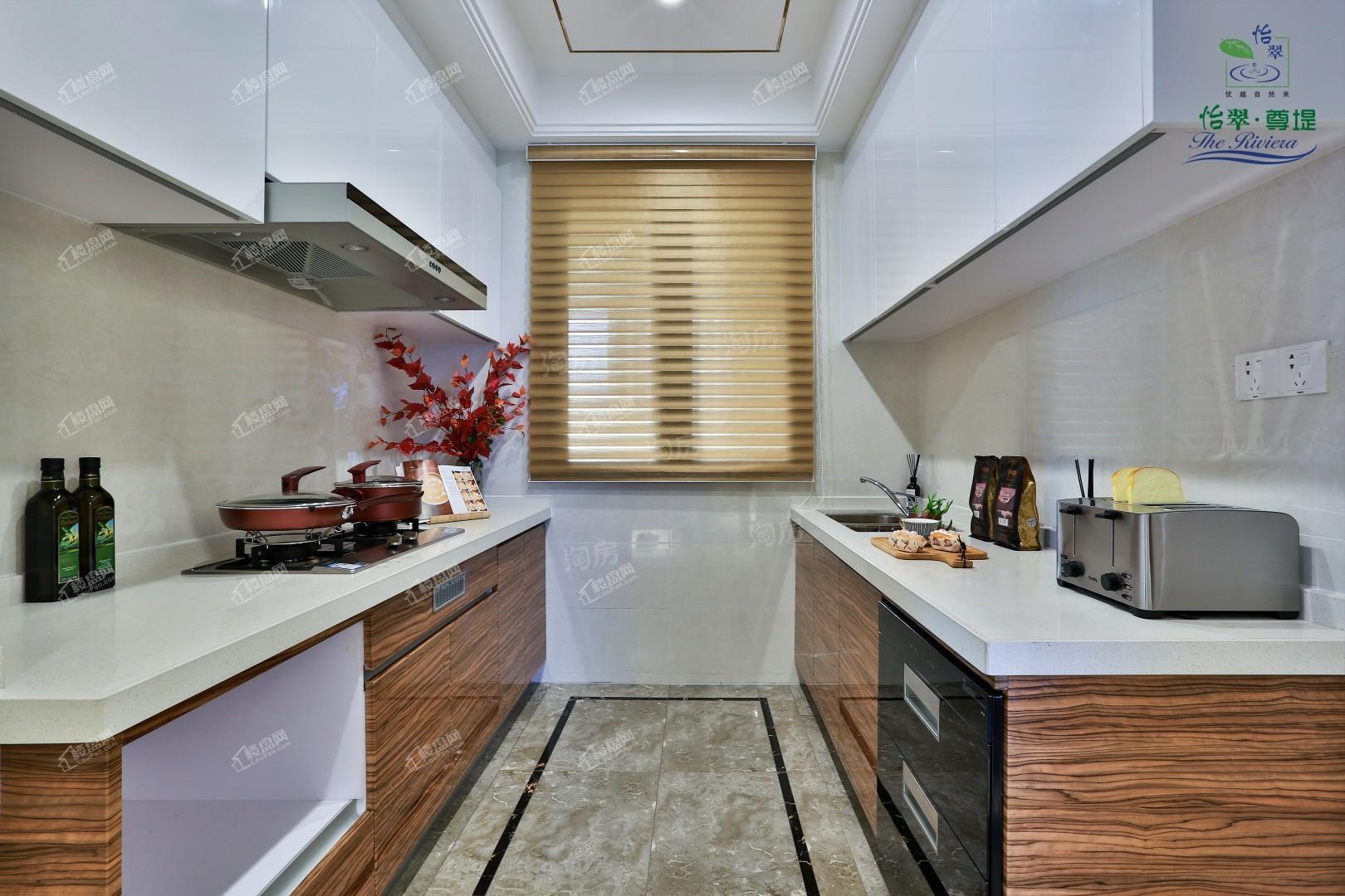 怡翠尊堤样板间