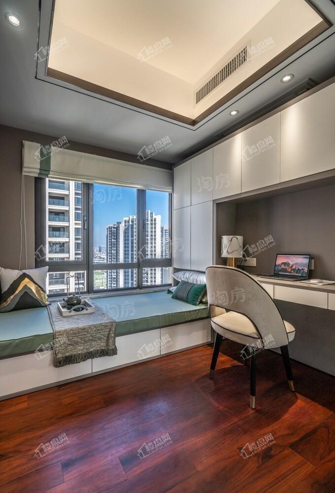 怡翠尊堤样板间