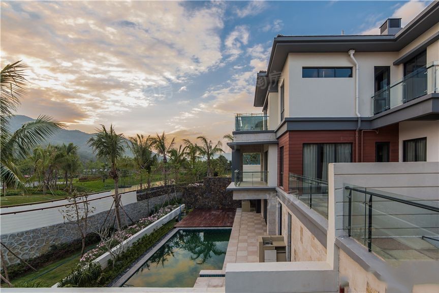 亚龙湾龙溪悦墅