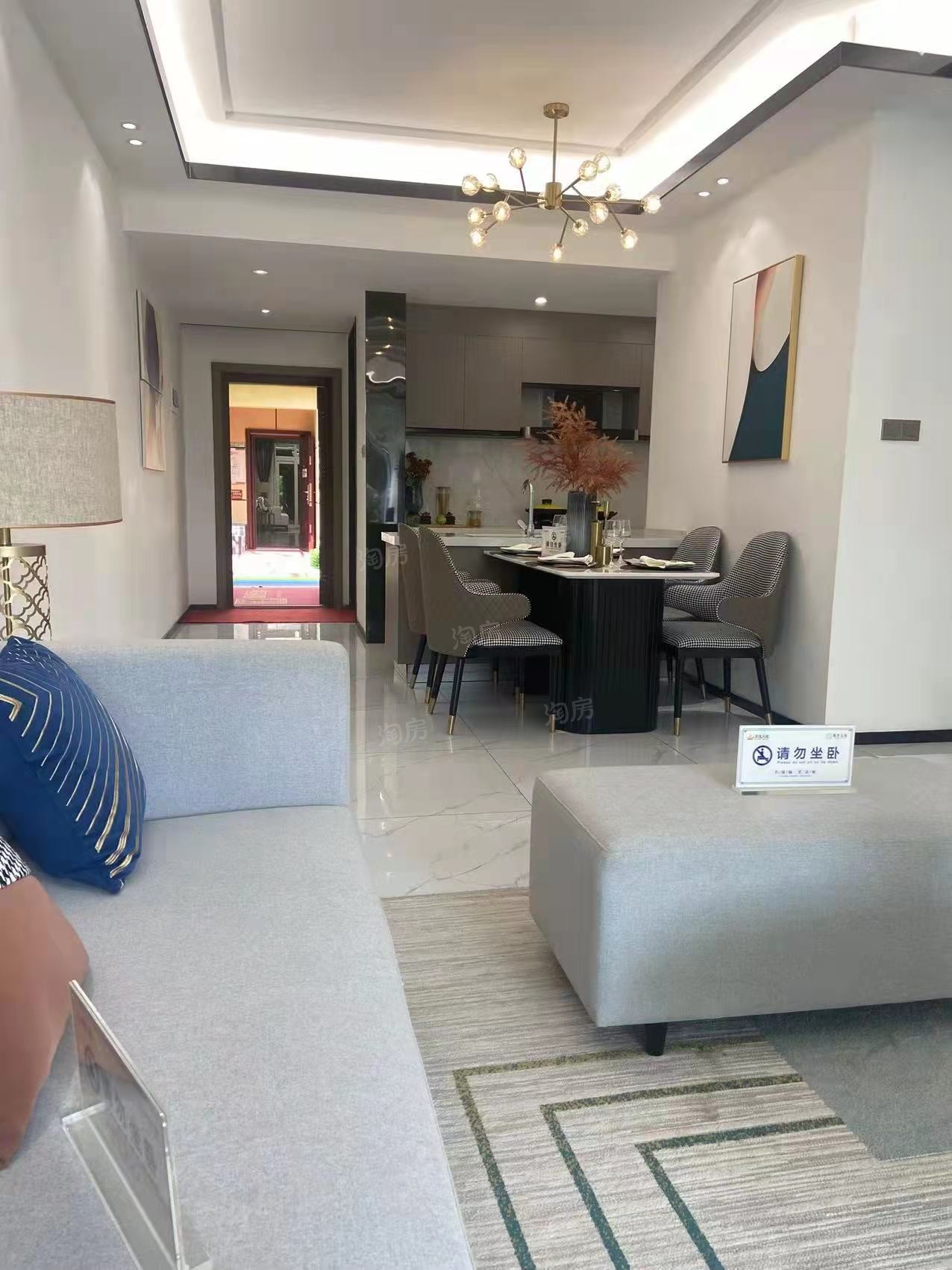 阳光首府房源建面约95.9㎡-114.54㎡,毛坯交付