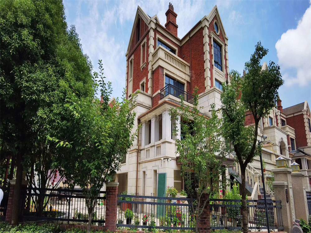 别名:鹭山湖·铜雀台湖山美宅景观别墅销售(预售)许可证:长房预售证第