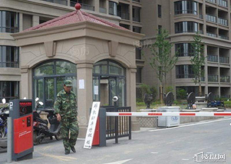 滨河苑小区实景图