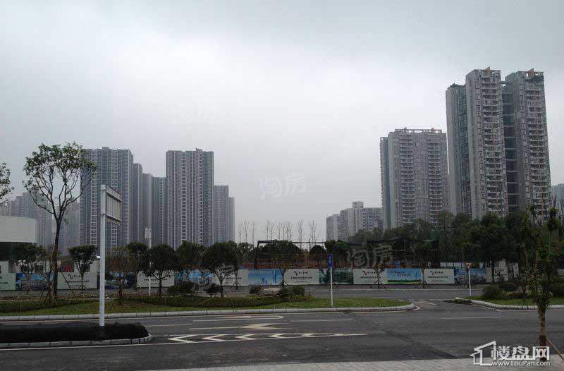 两江春城实景图