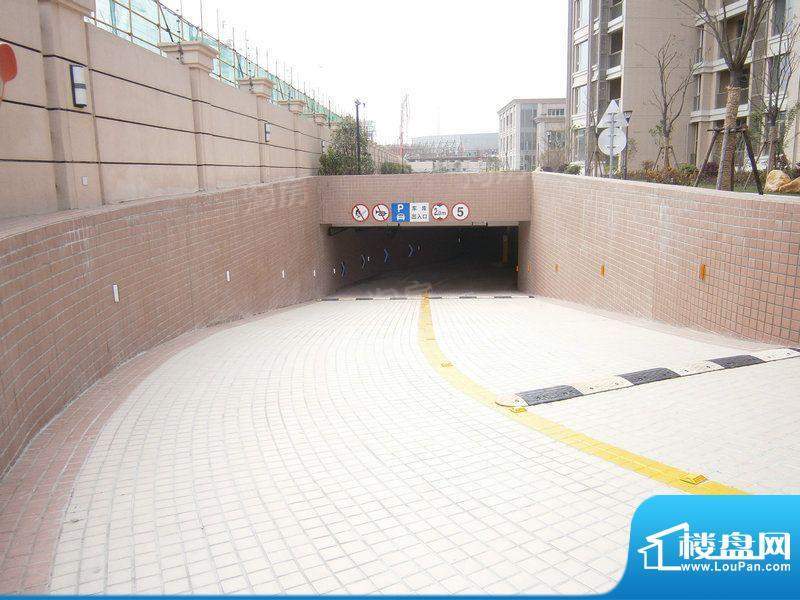 日月光伯爵天地配套图