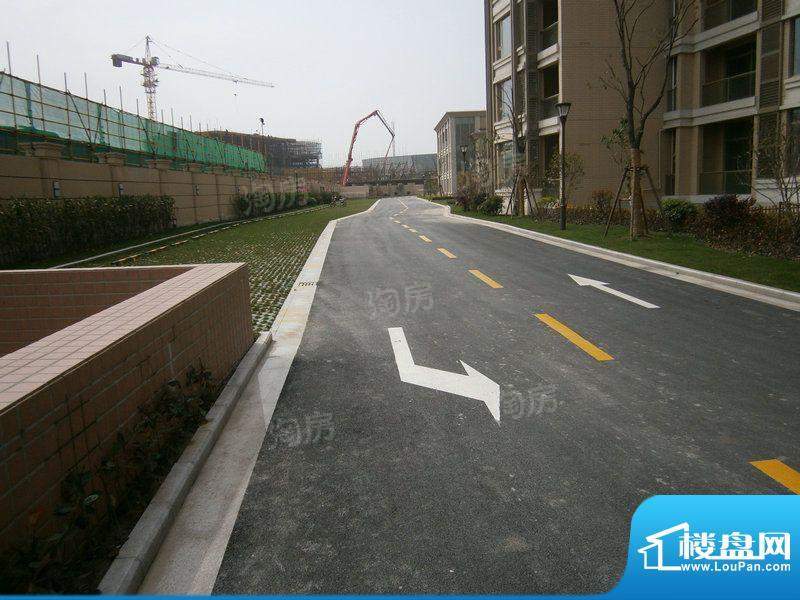 日月光伯爵天地配套图