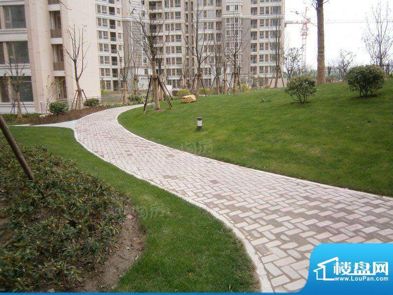 日月光伯爵天地配套图