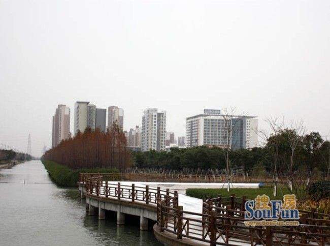 建屋海德公园配套图