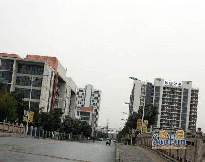 建屋海德公园配套图