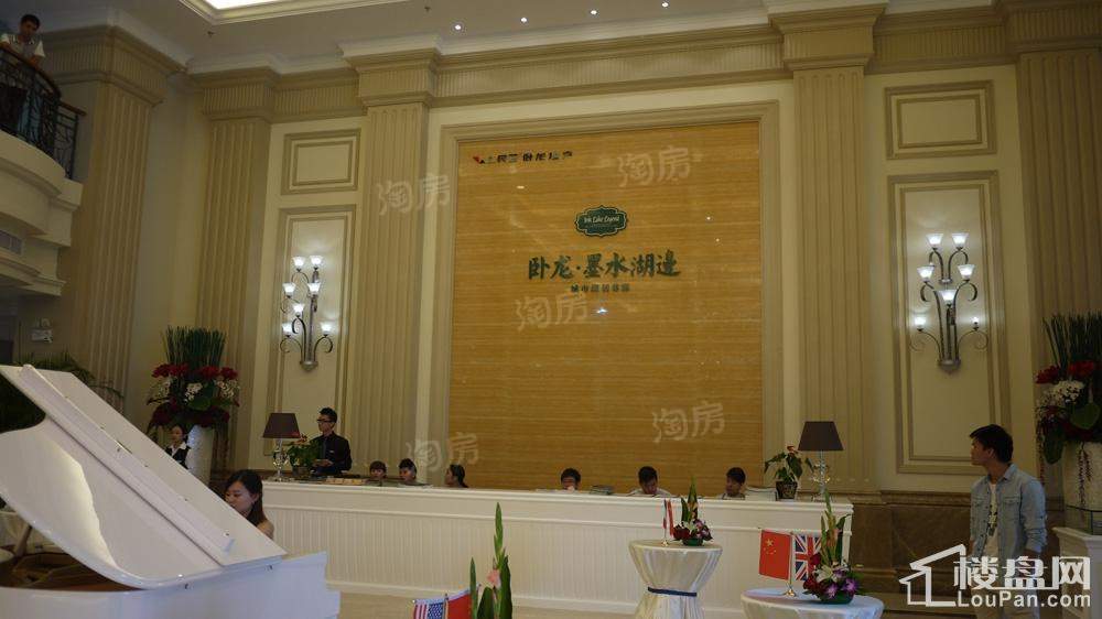 卧龙墨水湖边商铺实景图