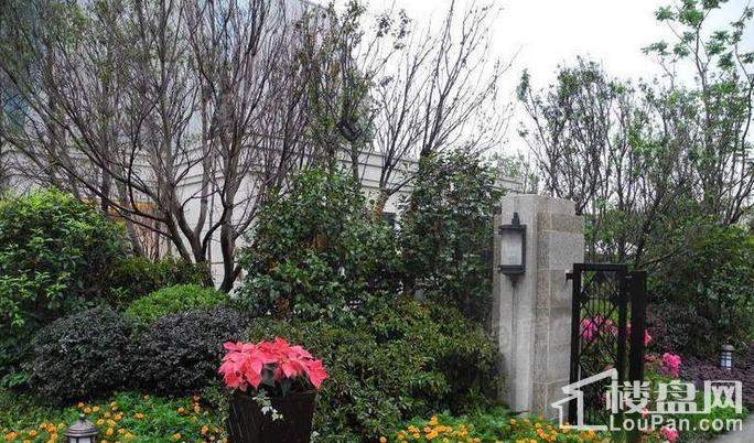 重庆总部城写字楼实景图