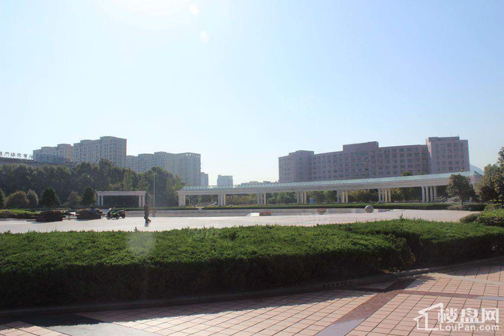 融创溪山宸院配套图