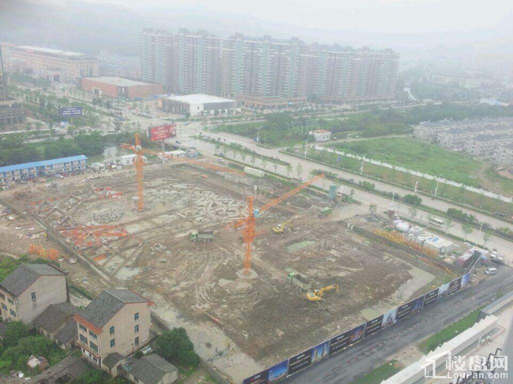 温岭银泰城商铺实景图