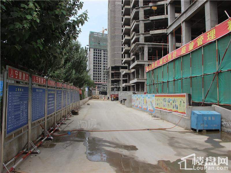 汇丰大厦实景图