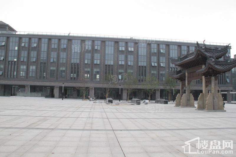 鼓楼广场实景图