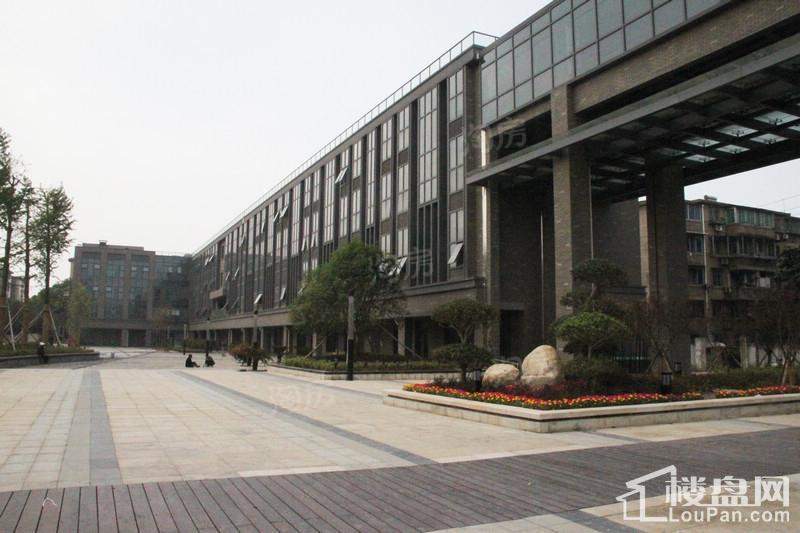 鼓楼广场实景图