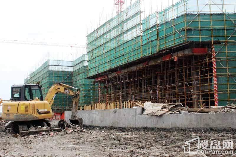 世茂日湖中心实景图